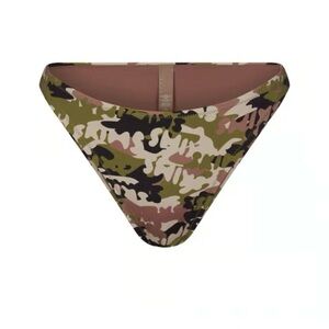 NWOT SIGNATURE SWIM MID COVERAGE BOTTOM | SKIMS CAMO